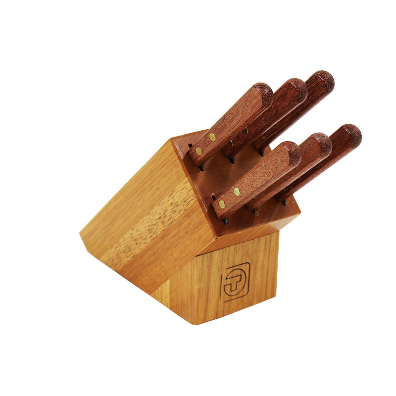 ΚΟΥΤΣΟΥΡΟ ΜΕ ΜΑΧΑΙΡΙΑ